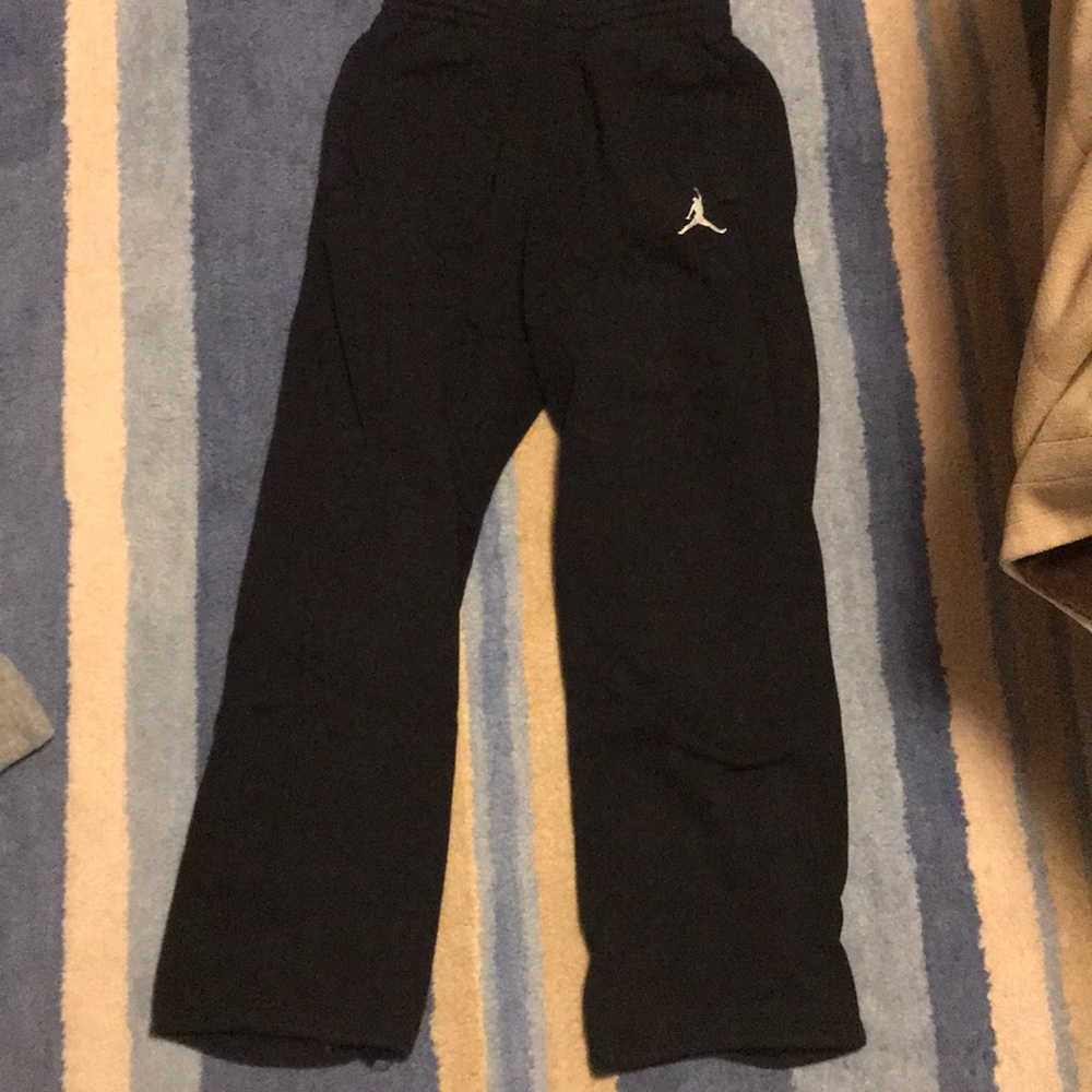 jordan black sweatpants.